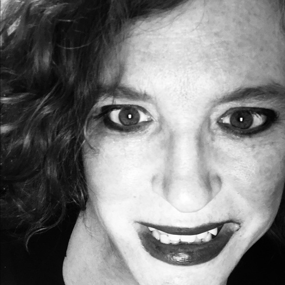 Meet your Posher, Amy - Picture 2 of 3